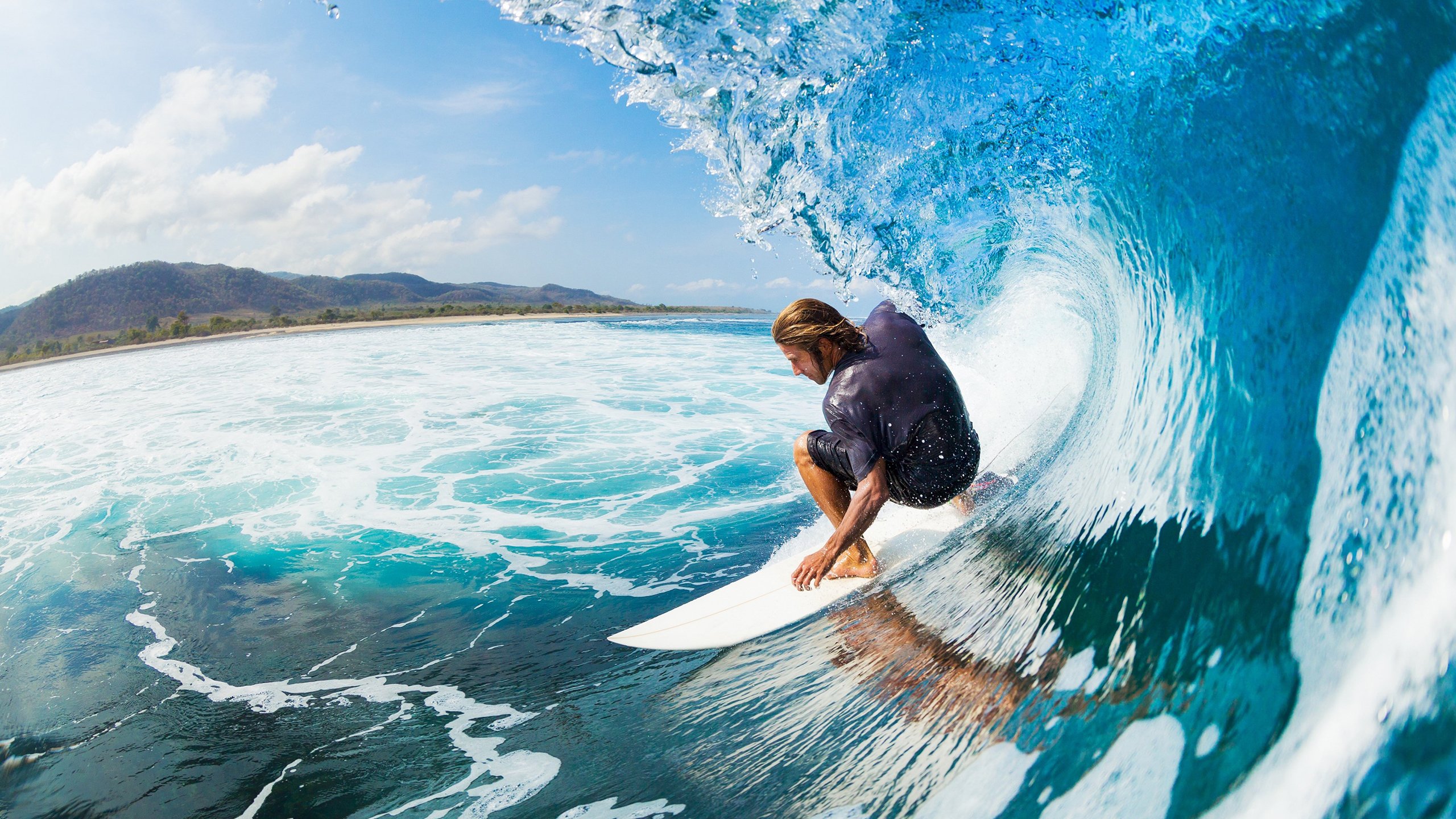 九游网页版入口-高速逃逸：车手如何在瞬间作出决策？，高速公路逃逸